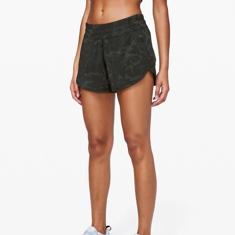 Lululemon tracker LR short 4”